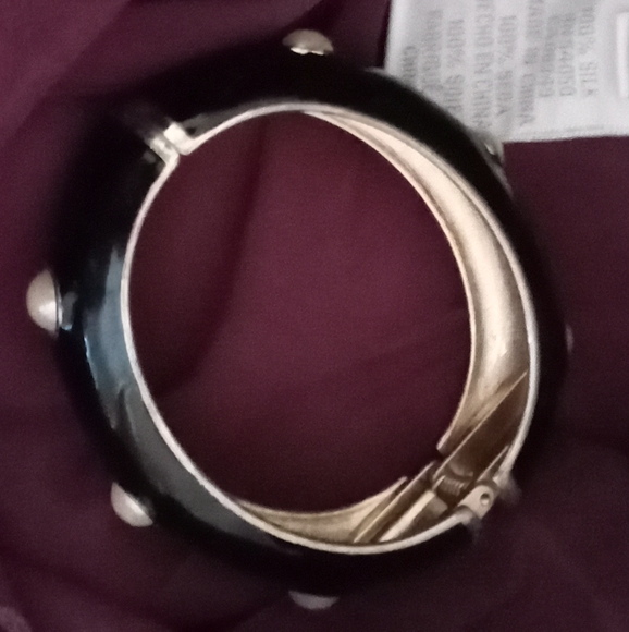 Vintage Black Enameled Inlaid Pearl Bracelet - Picture 6 of 8